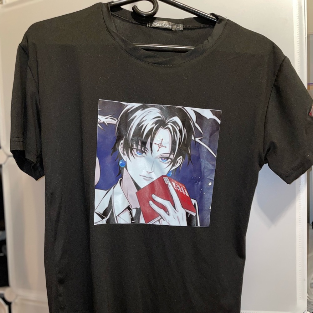 L graphic tee
